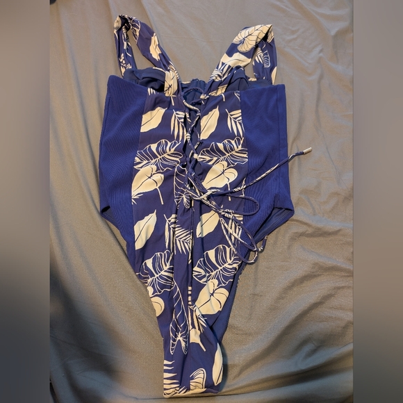POPFLEX Boardwalk Bombshell One-Piece Swimsuit in Blue Palm - Picture 9 of 11